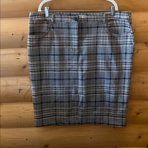 SIZE 18 Midi length Cleo Black and Tan Textured tweed patterned skirt .